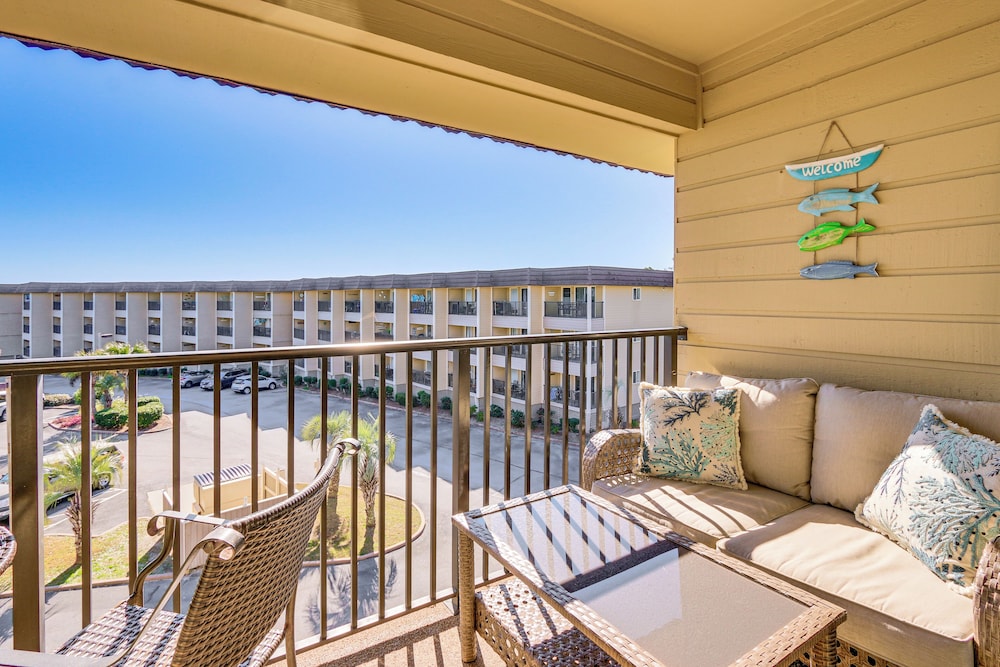 Pool & Folly Field Beach Access! HHI Resort Condo