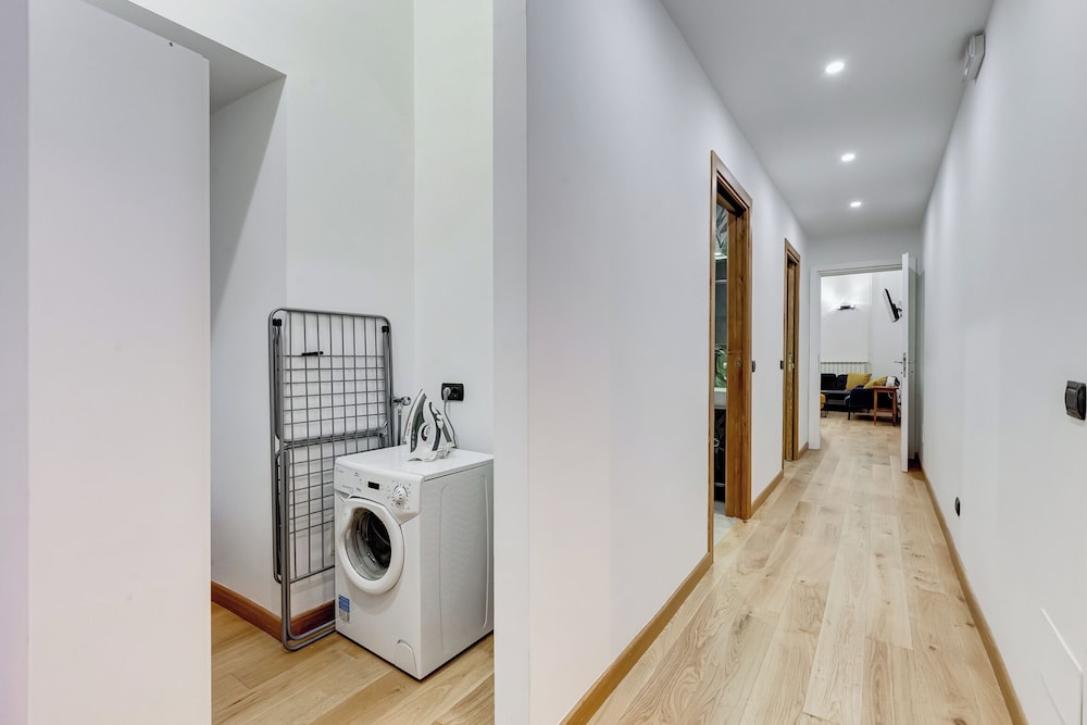 3-Bedroom Home Near Trastevere Station