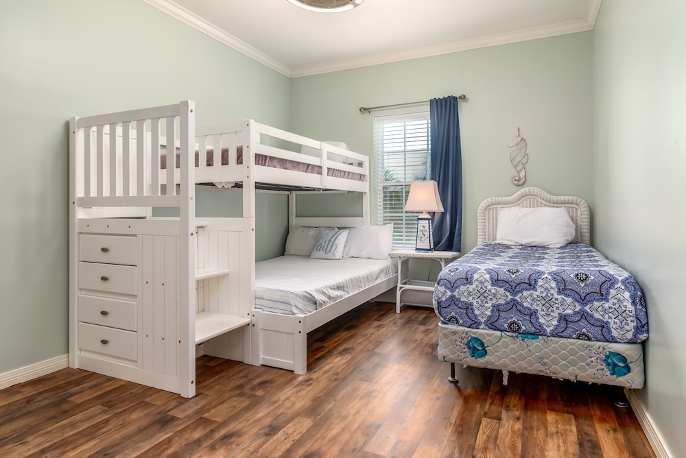 Dauphin Luv A - Beach Club #201-a 2 Bedroom Condo