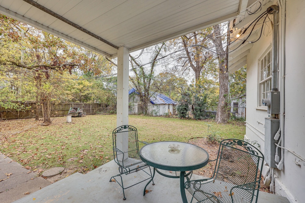 Walk to Dtwn Texarkana: Central Historic Home, photo 10