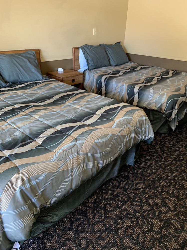 North Platte Vacations - Blue Spruce Motel - Property Image 9