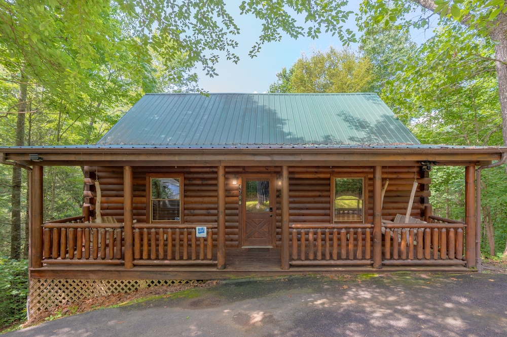 Rosey Bear 2 Bedroom Cabin