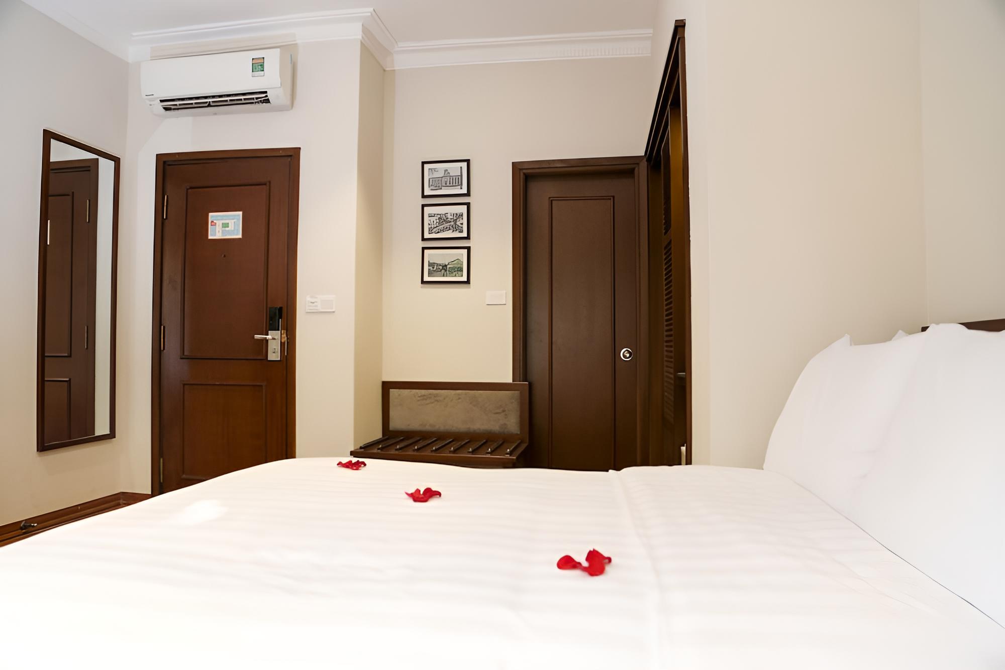 Mon Regency Hotel