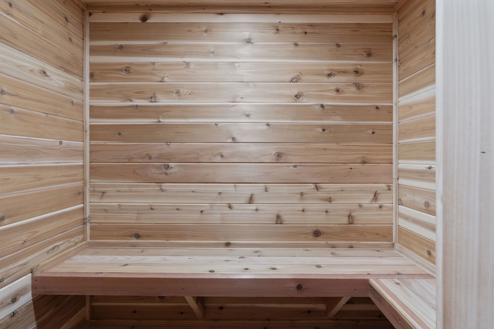 All-new Luxe Stay Views, Sauna & Hot Tub 7 Bedroom Villa