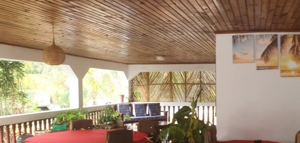 Auberge Chez Laurette Morombe view 2