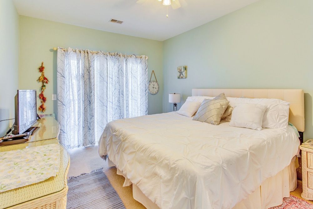 Golf, Swim & Explore: Sunset Beach Family Condo!