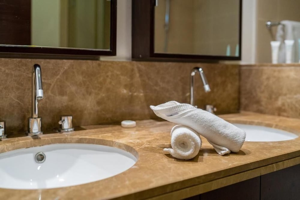 BellaVista-Exuberant-1BR- Fountain Views