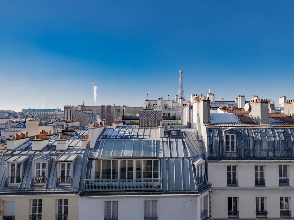 Eiffel Tower Design Residence