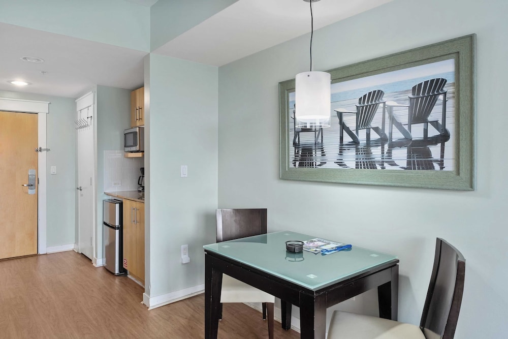 Studio Condo in Luxe Sandestin Resort w/ Balcony, Pool, + Walk to Baytowne Wharf