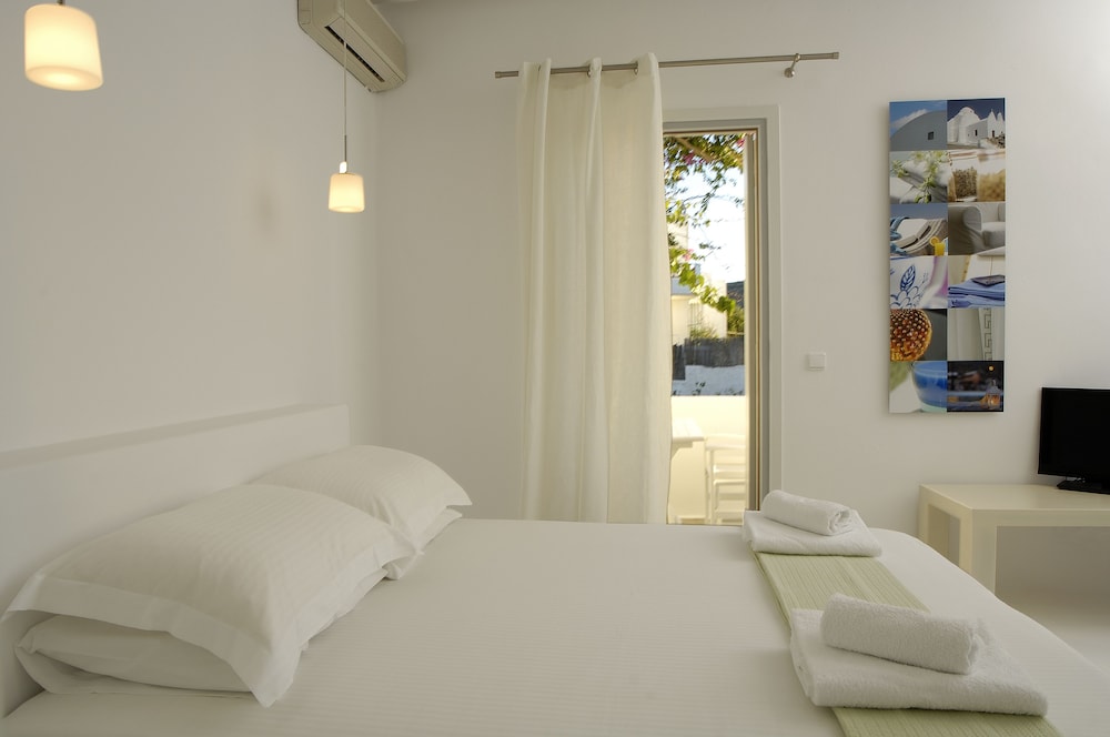 Kapetan Tasos Suites photo 3
