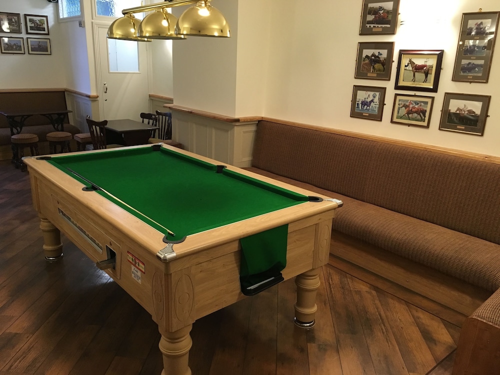 Buck House Hotel