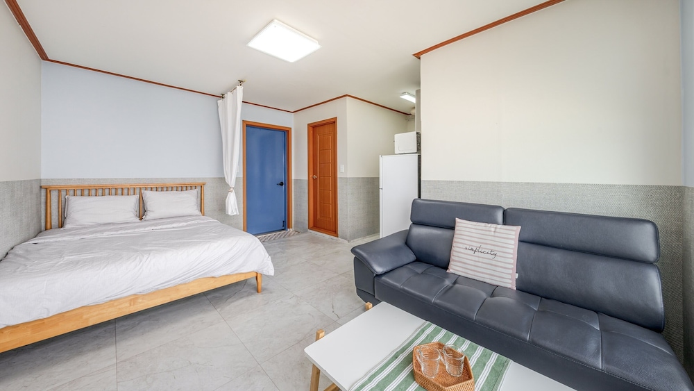 Goseong Napoli House Pension