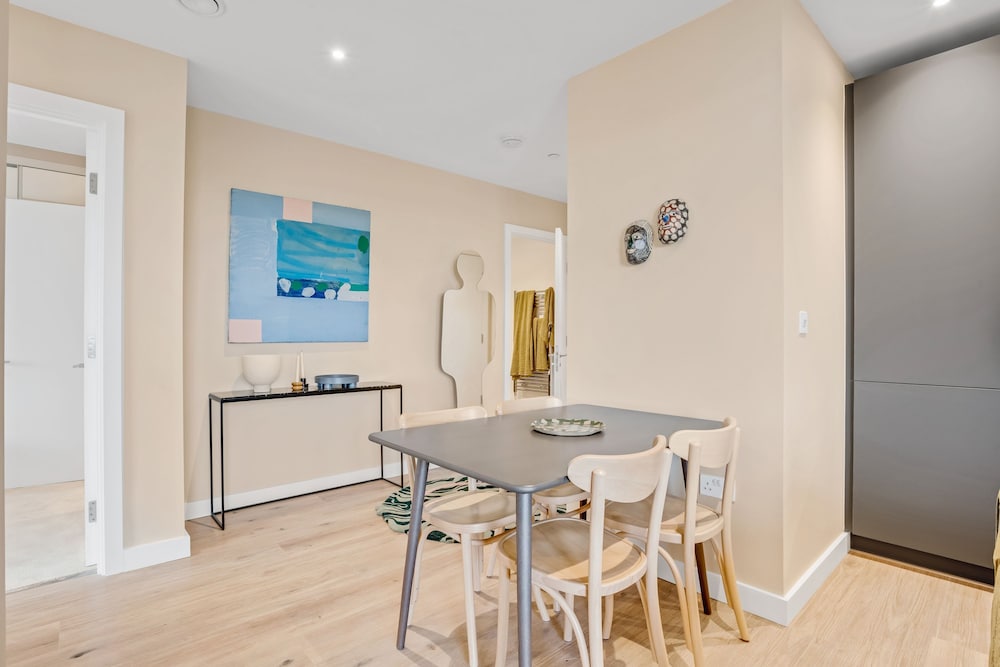 Elegant Two-bedroom Flat With a Spacious Balcony