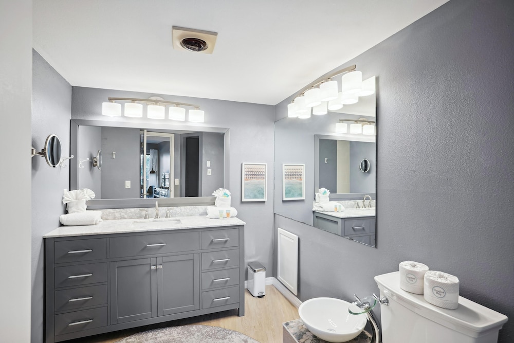 Land's End 1-306 Bay Front- Premier