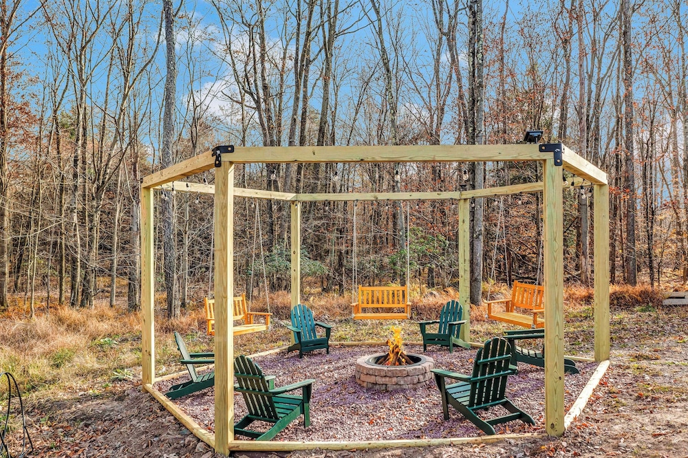 Grand Timber by Avantstay Indoor Pool, Sports Court, Game Room, & More!
