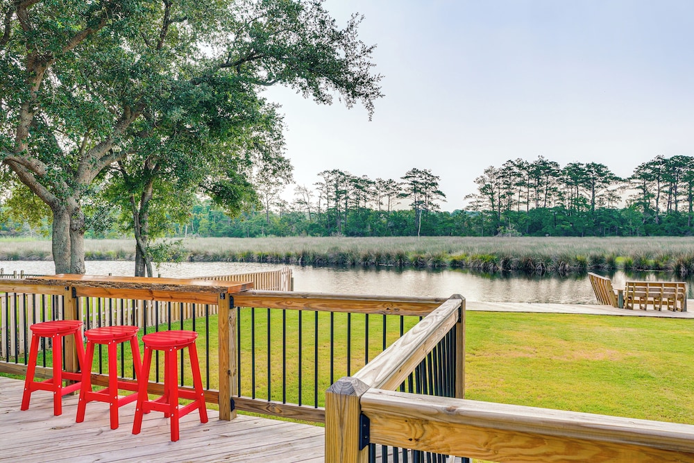 Private Beach Access & Hot Tub: Kitty Hawk Haven