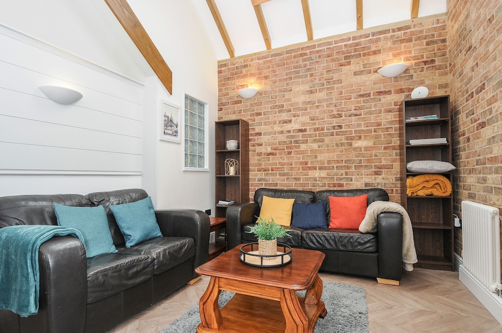 Curlew Lodge