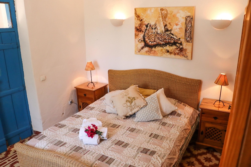 Idyllic Farm House With Huge Garden for 14pax