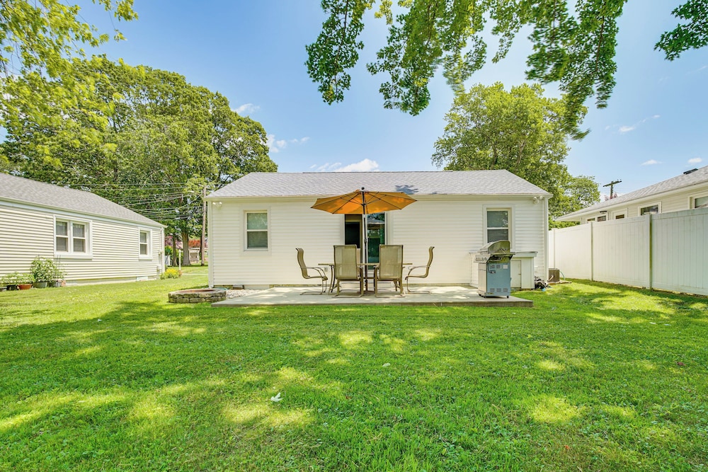 1/2 Mi to Beach: Family Retreat in Old Lyme!