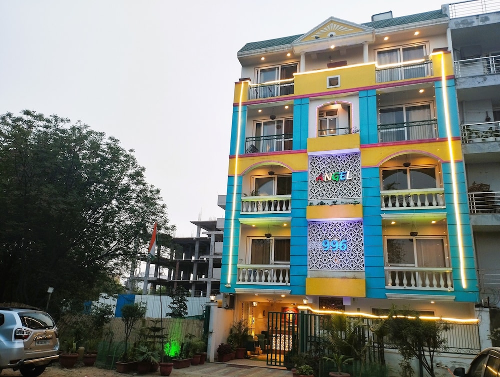 The Angel Hotel And Suites
