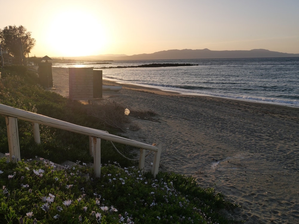 Litinas Beachfront Apartment