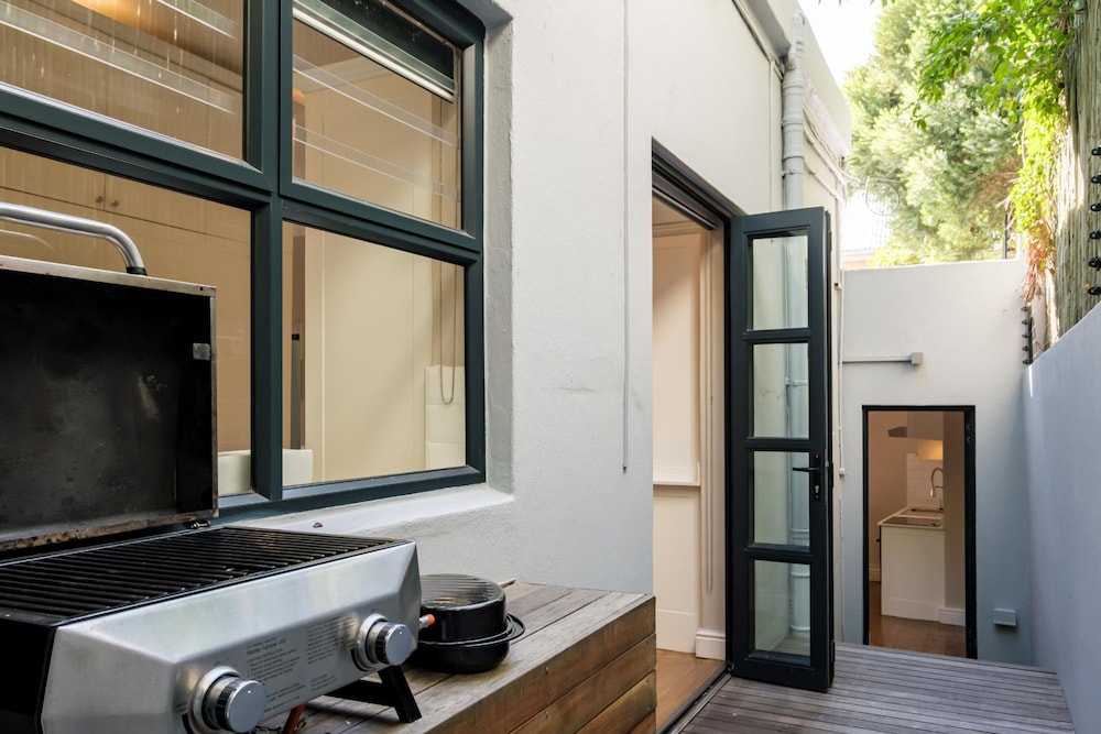 Camps Bay 4bed Villa w Pool Luxe on Central