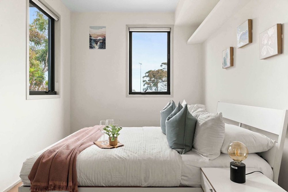 A Cozy Apt Near to Flemington Races, Free Parking