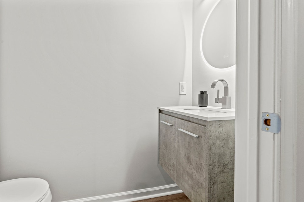 Stylish 1BR/1.5Bath Near Liberty Bell
