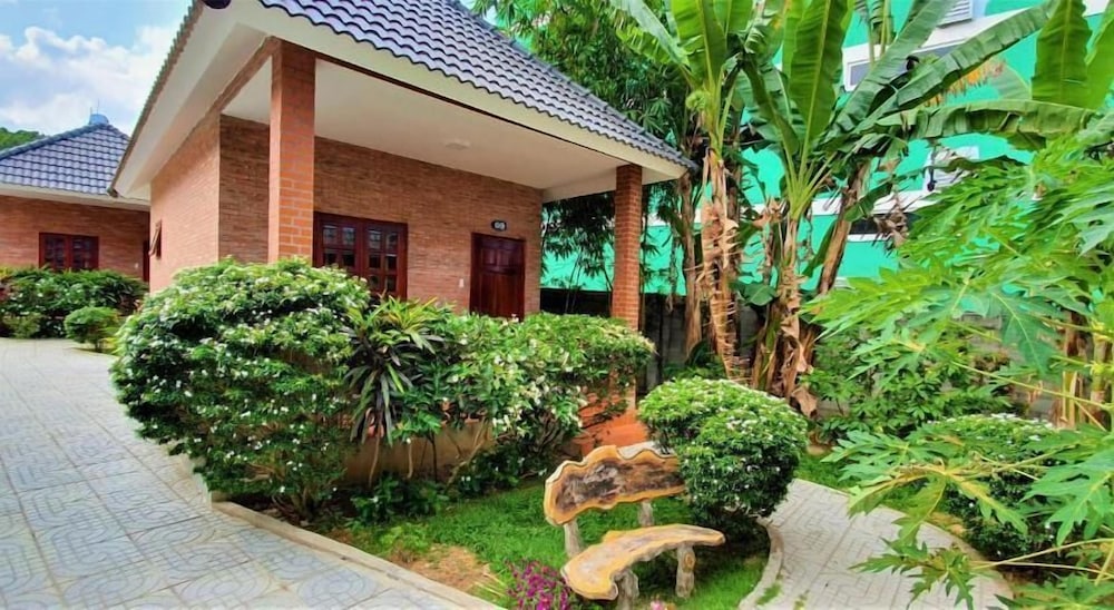 Rum Bungalow Resort Phu Quoc