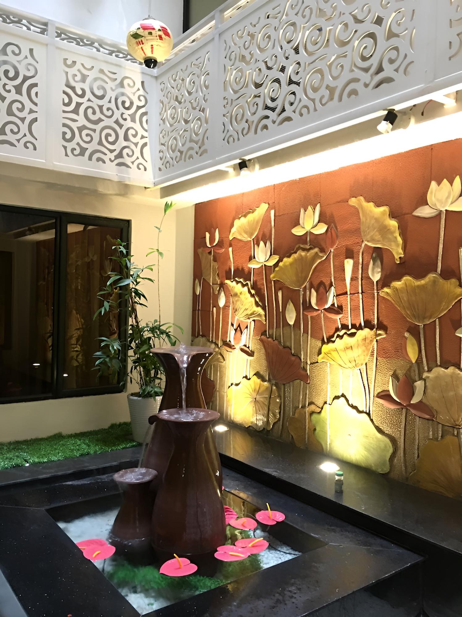 Mon Regency Hotel