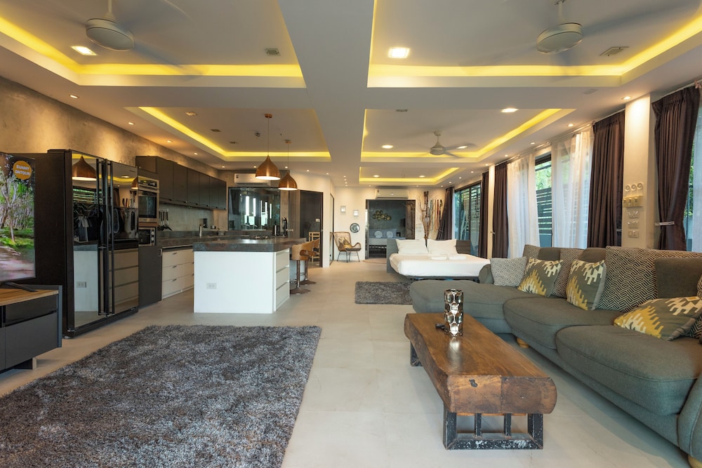 4 Private Sea-View Apartments V104