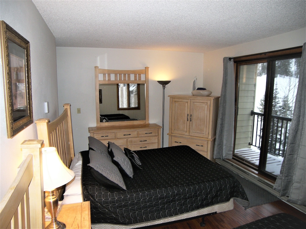 Fox Pine Lodge 4 Bed 4 Bath Condo