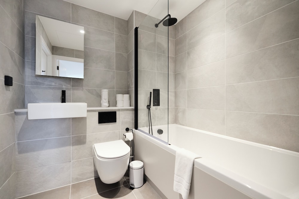 The Tottenham Escape - Lovely 2bdr Flat With Balcony