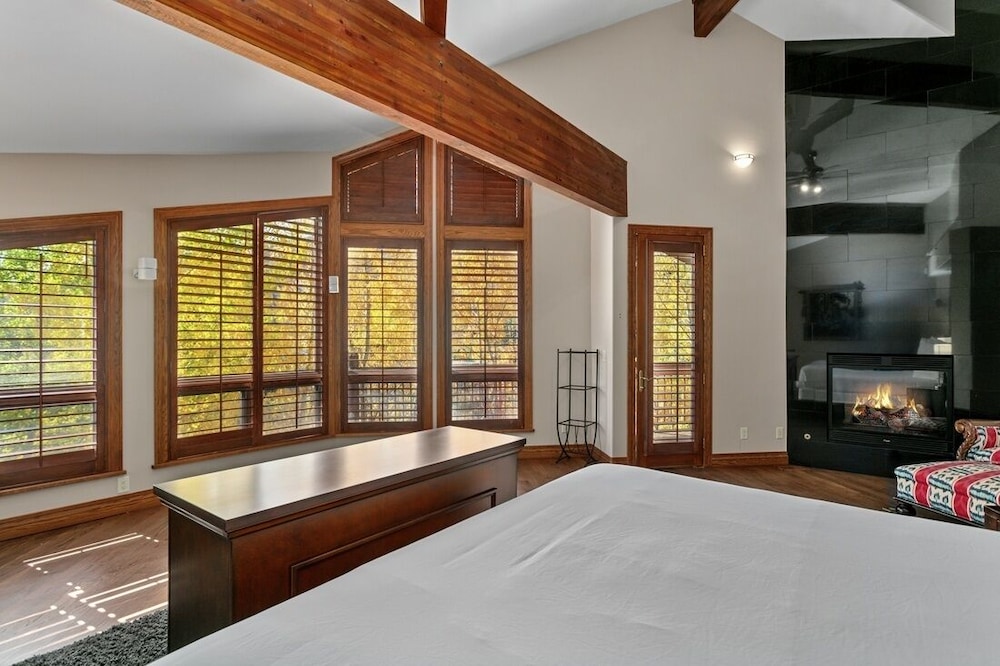3135 Thistle - 7 Bedroom Private Home 7 Home