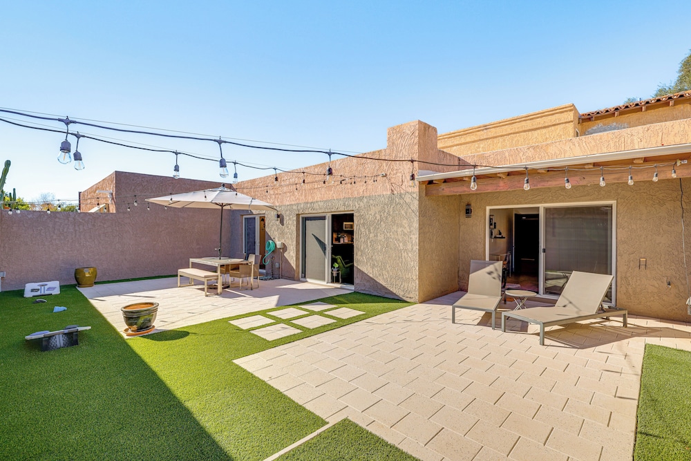Modern Scottsdale Townhome w/ Heated Pool Access