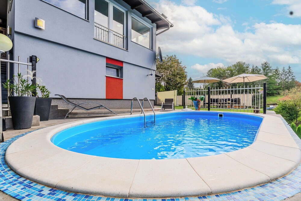 Riverside House With Pool and Hot Tub