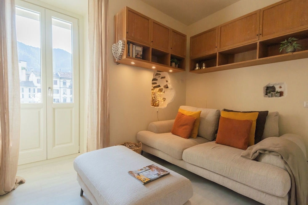 Linda Apartments by Rent all Como