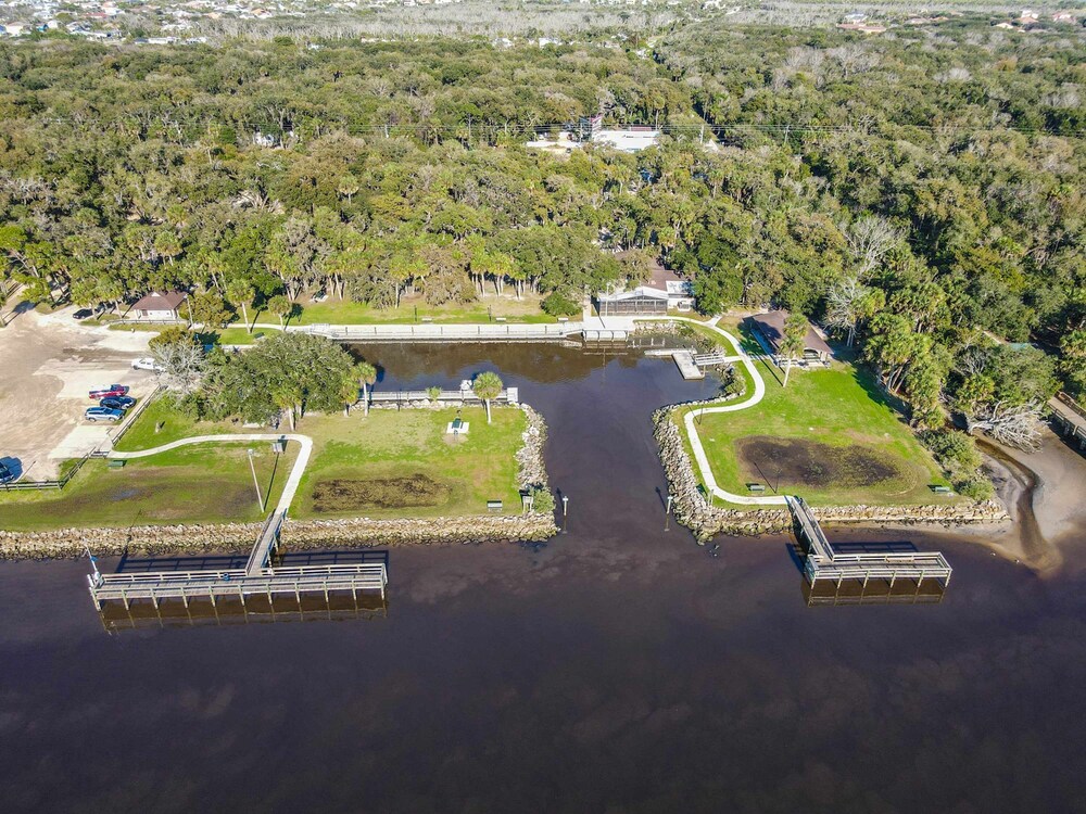 Boaters Dream Pool Spa Dock Walking Biking