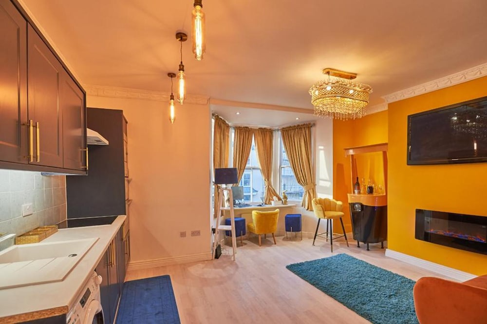 Flat in Kemptown. Road Opposite to Beach view 4