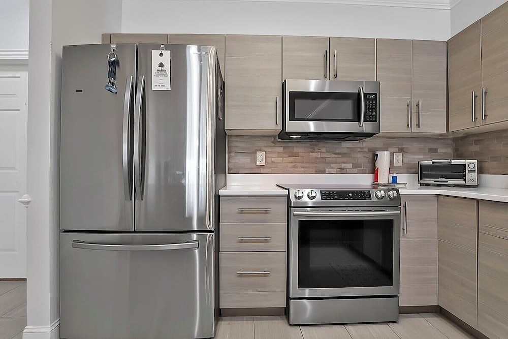 Magnolia Pointe Luster Leaf 4825-102 3 Bedroom Condo