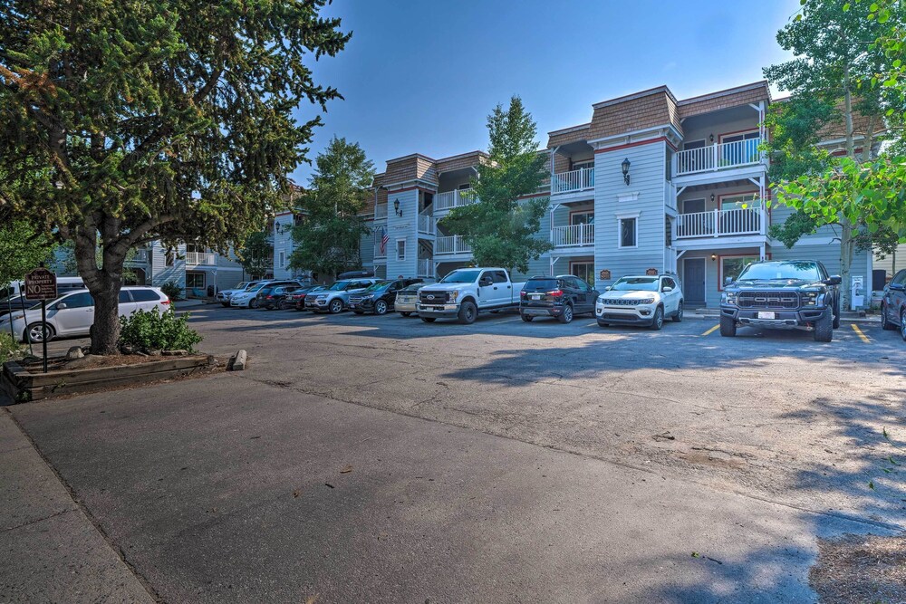 Main St Condo in Tannhauser With Balcony! view 5