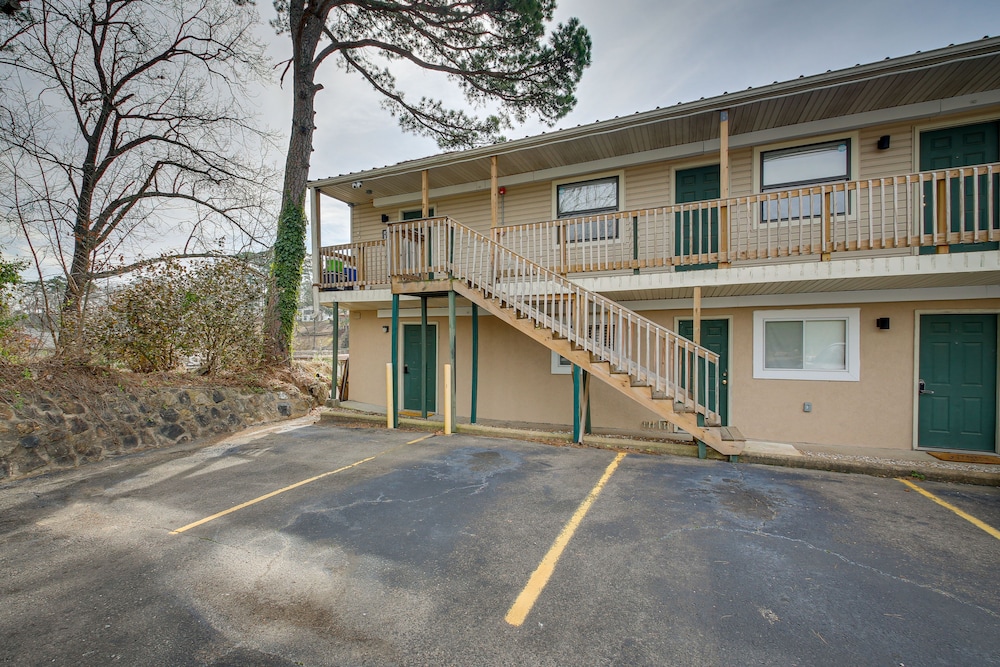 Lakefront Hot Springs Condo w/ Balcony & View! view 4