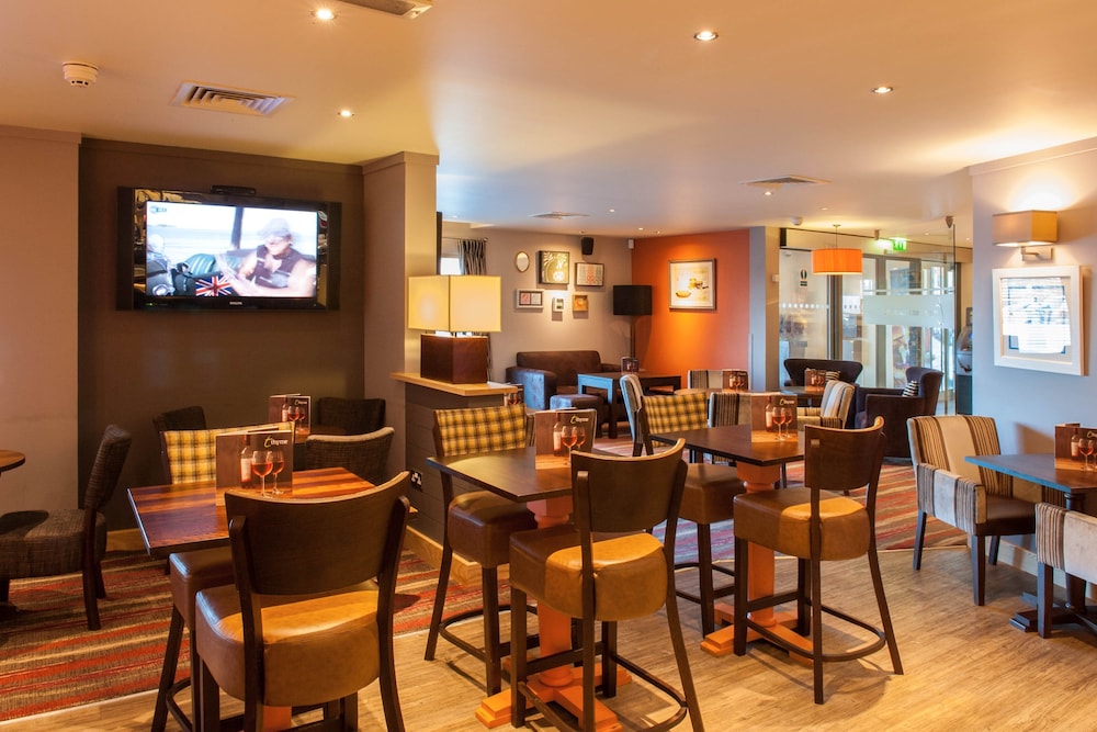 bar & lounge