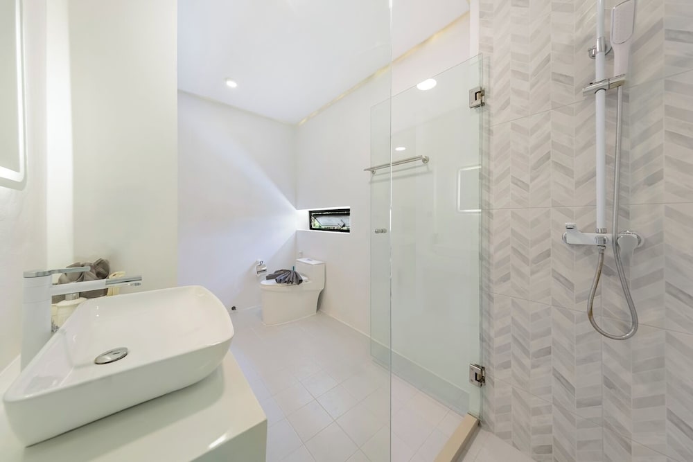 Unique Townhouse Pool Slide Access