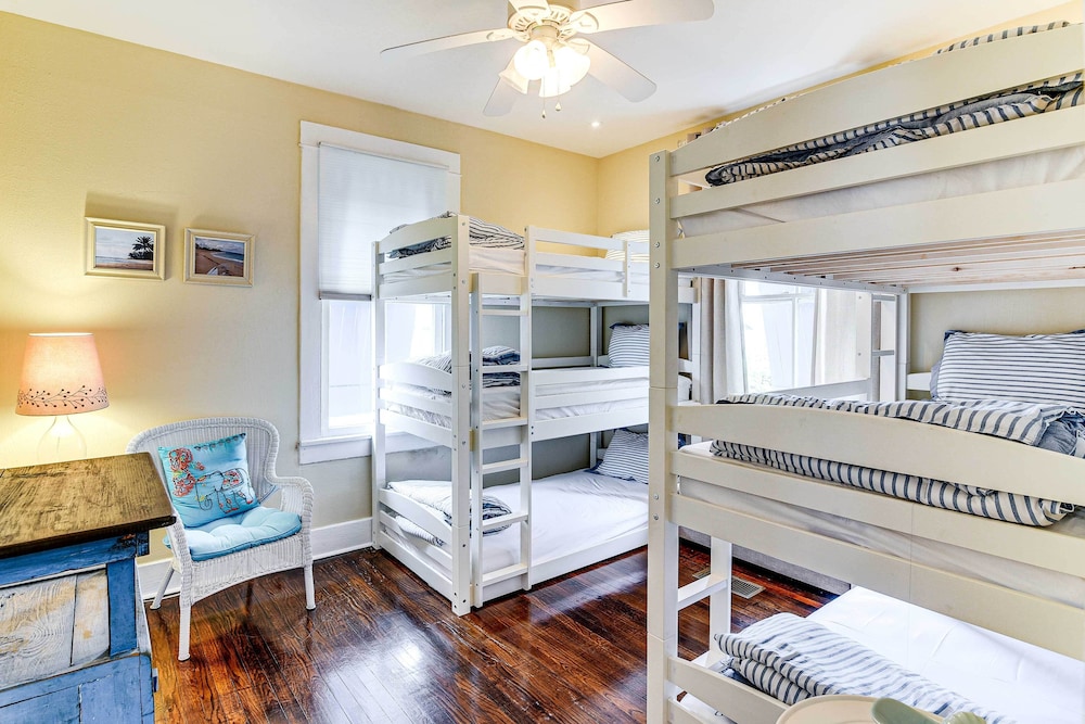 Walk to Beach: Galveston Home w/ Fenced Yard!