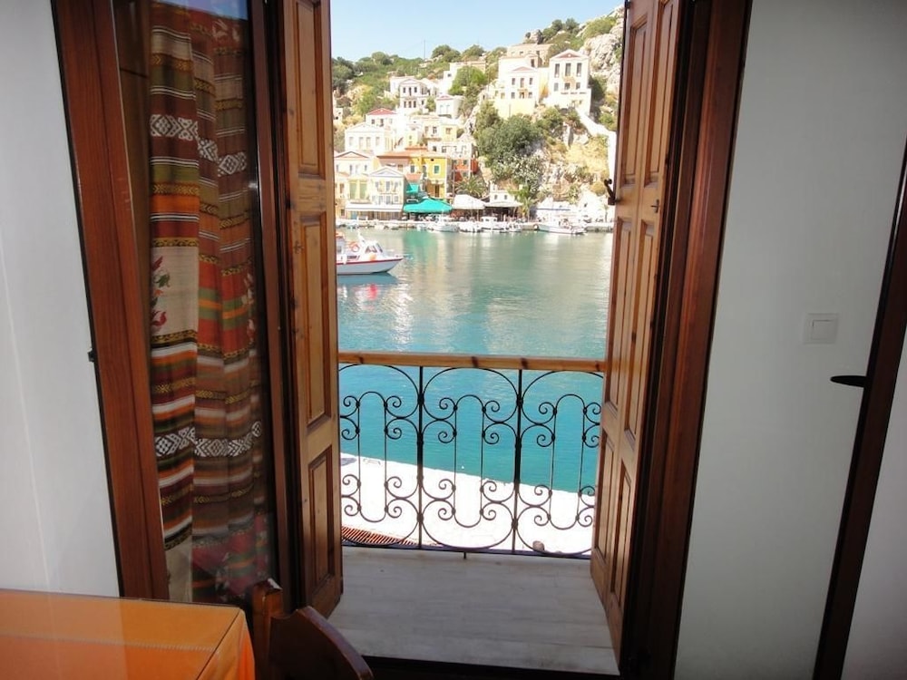 Captain's Suites