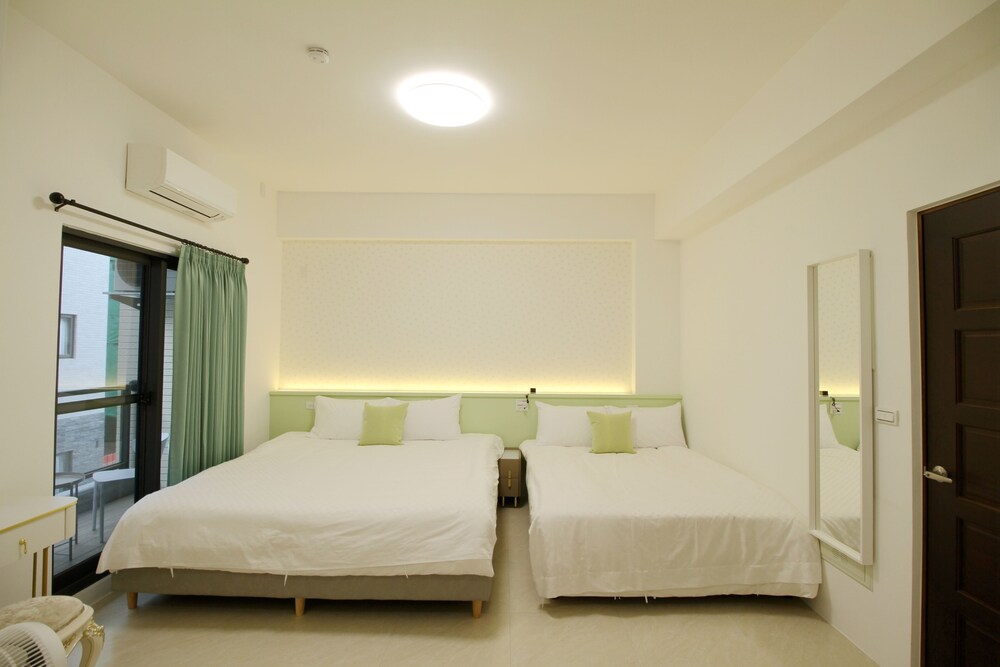 Mooon House