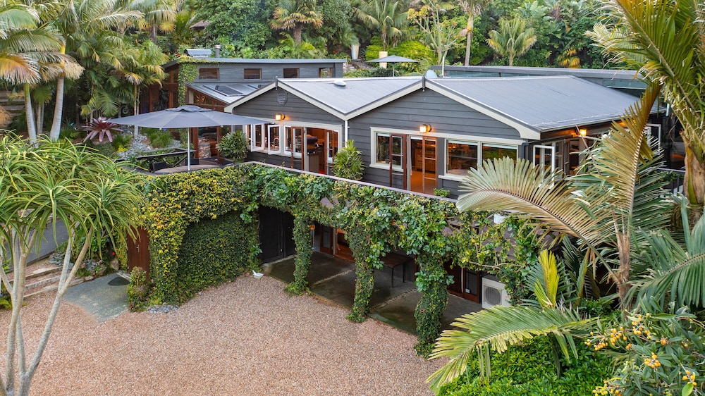 Te Toki Lodge view 5