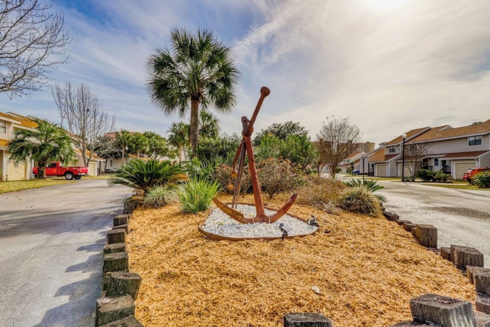 Mariner Lakes Condos