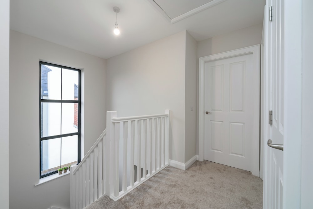 Modern Entire Home Retreat in Newry